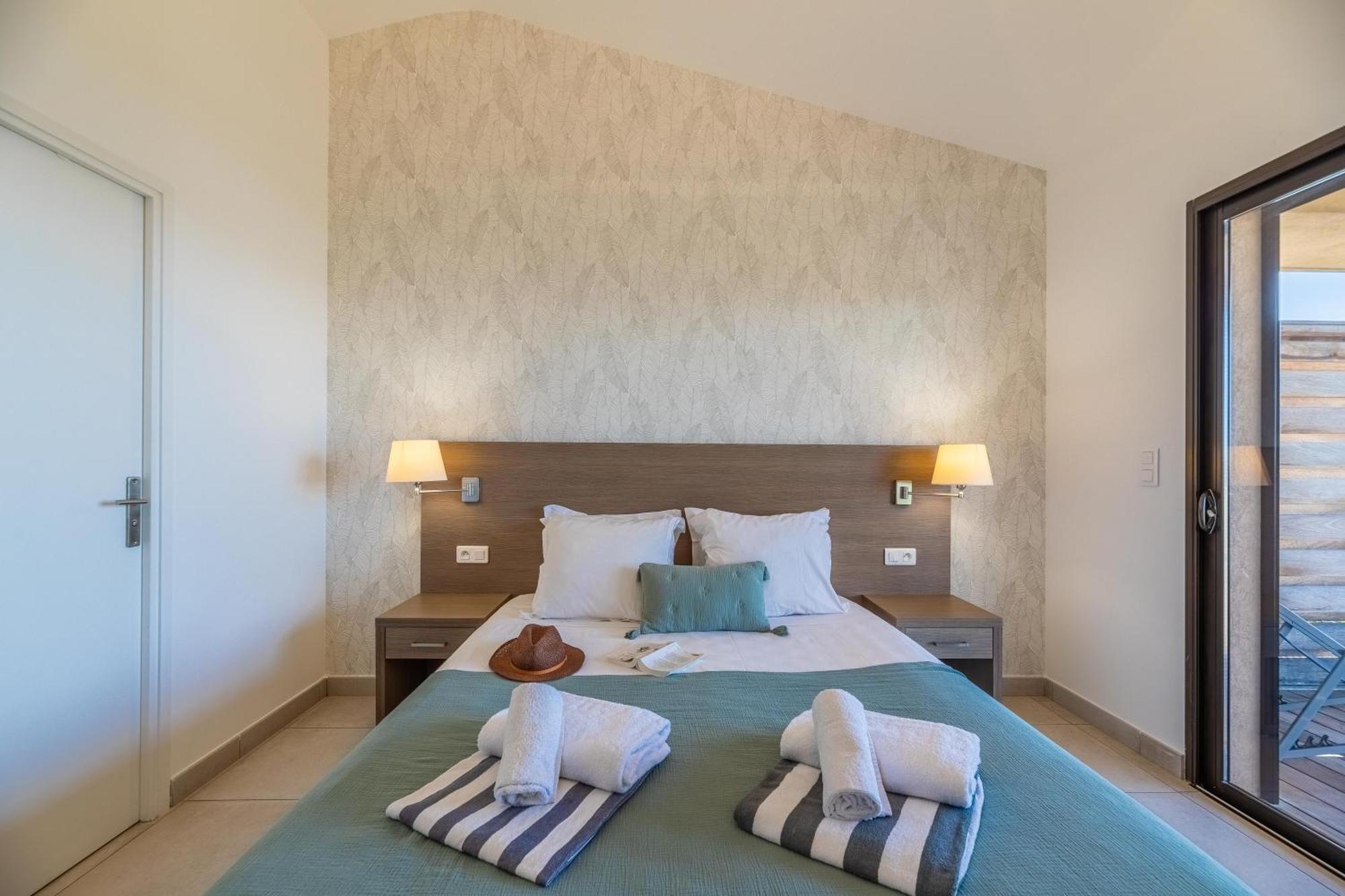 Residence Les Terrasses De Rondinara Бонифачо Экстерьер фото